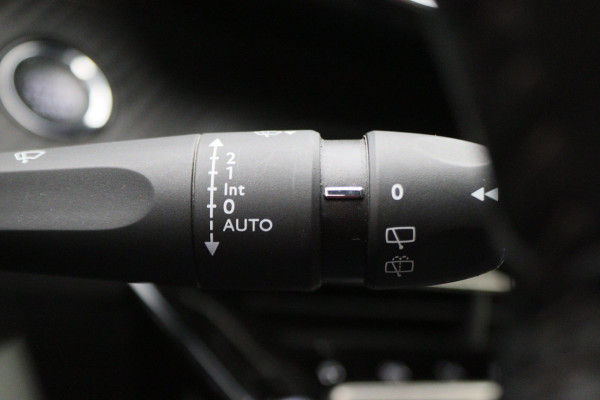 Peugeot 208 1.2 PureTech Blue Lease Allure LED, Keyless, Apple Carplay, Camera, PDC, 16"