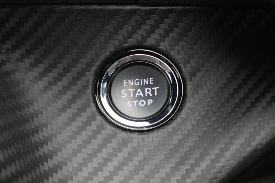 Peugeot 208 1.2 PureTech Blue Lease Allure LED, Keyless, Apple Carplay, Camera, PDC, 16"