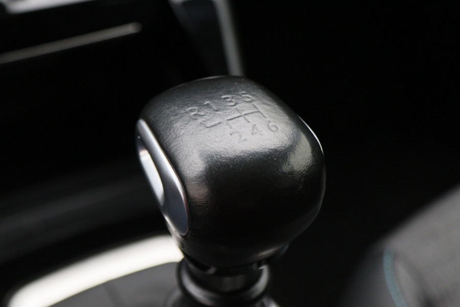 Peugeot 208 1.2 PureTech Blue Lease Allure LED, Keyless, Apple Carplay, Camera, PDC, 16"