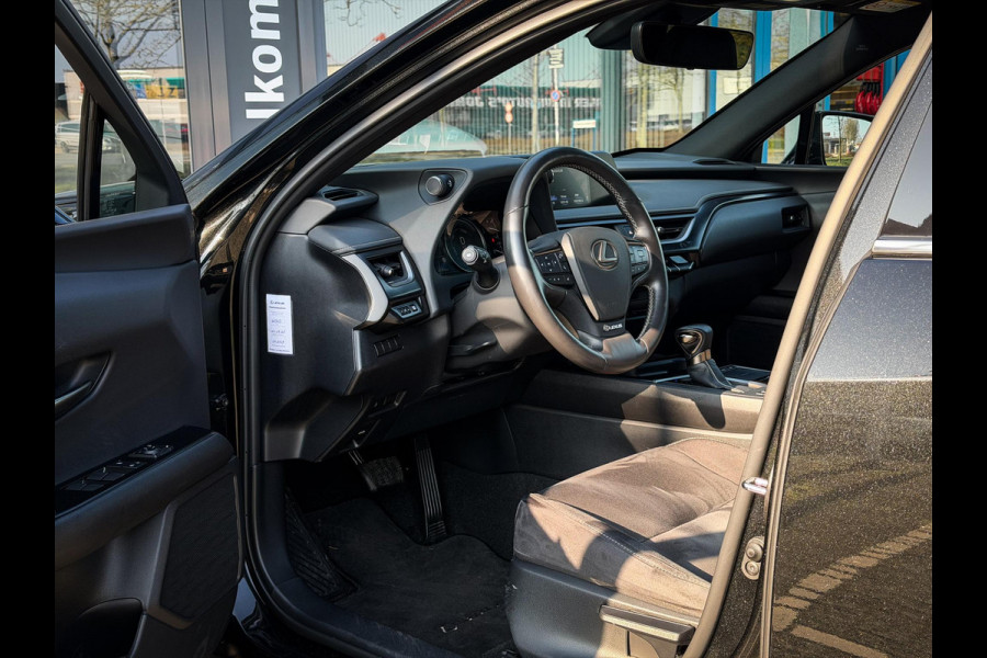 Lexus UX 250h Business Line|Stoel/stuurverwarming|Camera