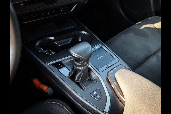 Lexus UX 250h Business Line|Stoel/stuurverwarming|Camera