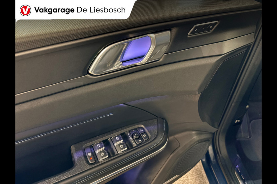 Lynk & Co 01 1.5 / pano / 360 camera / model 2023 / Infinity / navi / stoelverwarming