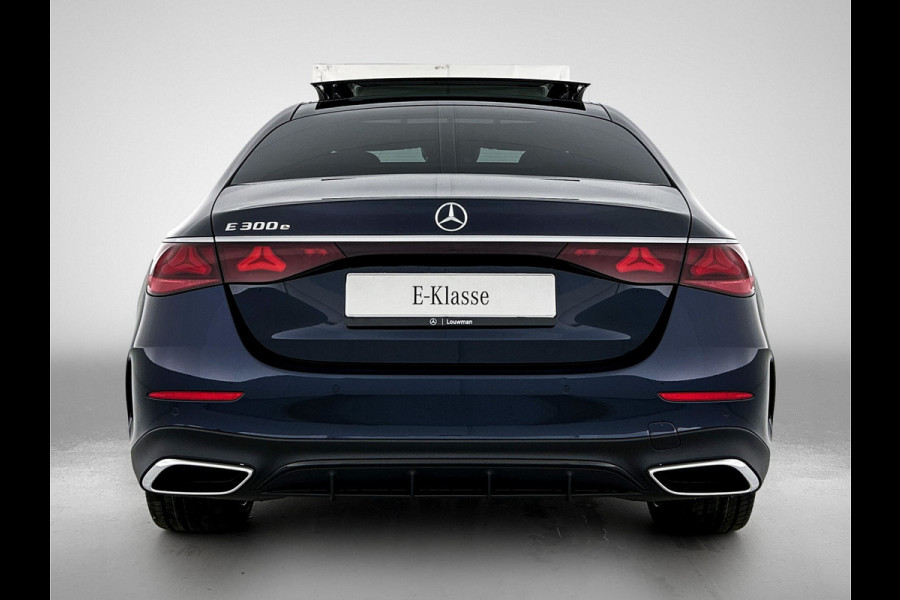 Mercedes-Benz E-Klasse 300 e Sport Edition | Premium pakket | Winterpakket | Nightpakket | Rijassistentiepakket Plus | 20 inch AMG velgen | Trekhaak | 360°-camera | MBUX Superscreen | Burmester® 4D sound system | Augmented Reality navigatie |