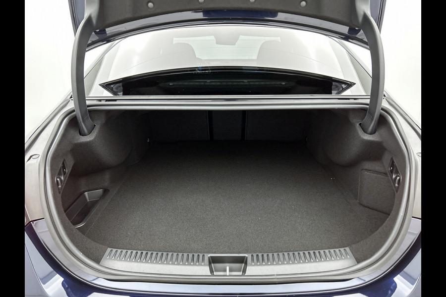 Mercedes-Benz E-Klasse 300 e Sport Edition | Premium pakket | Winterpakket | Nightpakket | Rijassistentiepakket Plus | 20 inch AMG velgen | Trekhaak | 360°-camera | MBUX Superscreen | Burmester® 4D sound system | Augmented Reality navigatie |