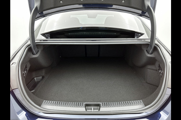 Mercedes-Benz E-Klasse 300 e Sport Edition | Premium pakket | Winterpakket | Nightpakket | Rijassistentiepakket Plus | 20 inch AMG velgen | Trekhaak | 360°-camera | MBUX Superscreen | Burmester® 4D sound system | Augmented Reality navigatie |
