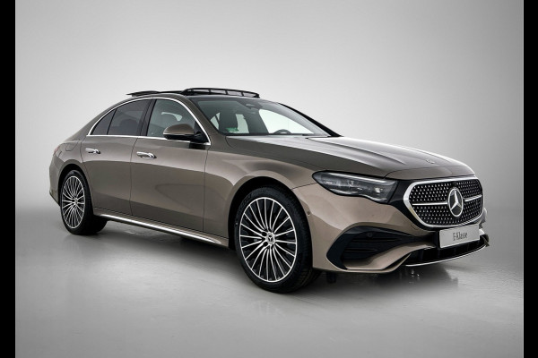 Mercedes-Benz E-Klasse 300 e Sport Edition | Premium pakket | Trekhaak | Leder pakket | Winter pakket | Stoelventilatie voor | Digital Light | 360° camera | Burmester® 4D surround sound system | MBUX Superscreen | Augmented Reality navigatie |