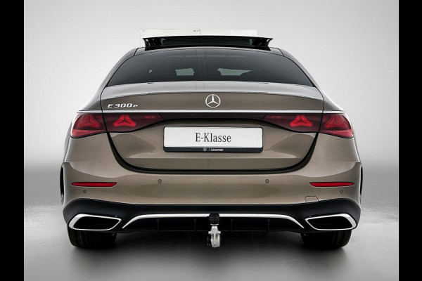 Mercedes-Benz E-Klasse 300 e Sport Edition | Premium pakket | Trekhaak | Leder pakket | Winter pakket | Stoelventilatie voor | Digital Light | 360° camera | Burmester® 4D surround sound system | MBUX Superscreen | Augmented Reality navigatie |