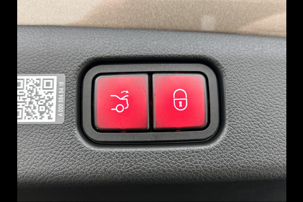 Mercedes-Benz E-Klasse 300 e Sport Edition | Premium pakket | Trekhaak | Leder pakket | Winter pakket | Stoelventilatie voor | Digital Light | 360° camera | Burmester® 4D surround sound system | MBUX Superscreen | Augmented Reality navigatie |