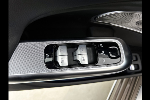Mercedes-Benz E-Klasse 300 e Sport Edition | Premium pakket | Trekhaak | Leder pakket | Winter pakket | Stoelventilatie voor | Digital Light | 360° camera | Burmester® 4D surround sound system | MBUX Superscreen | Augmented Reality navigatie |