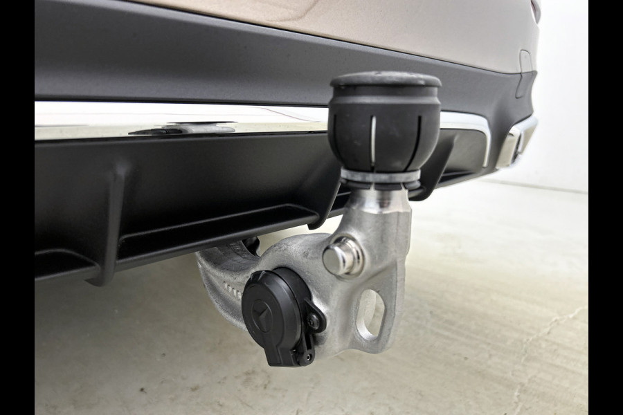 Mercedes-Benz E-Klasse 300 e Sport Edition | Premium pakket | Trekhaak | Leder pakket | Winter pakket | Stoelventilatie voor | Digital Light | 360° camera | Burmester® 4D surround sound system | MBUX Superscreen | Augmented Reality navigatie |