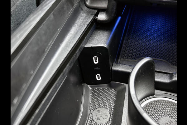 Mercedes-Benz E-Klasse 300 e Sport Edition | Premium pakket | Trekhaak | Leder pakket | Winter pakket | Stoelventilatie voor | Digital Light | 360° camera | Burmester® 4D surround sound system | MBUX Superscreen | Augmented Reality navigatie |