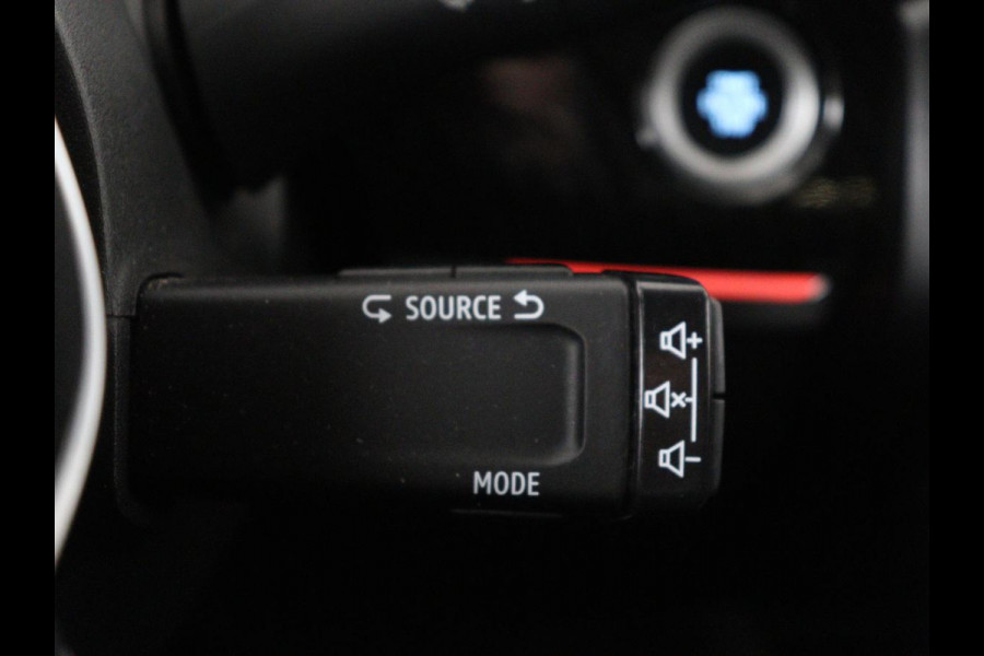 Renault Arkana 1.6 E-Tech Hybrid 145 R.S. Line | Leder/Alcantara | Stoelverwarming | Adaptive cruise | Camera | Carplay | Keyless | Park Assist | Full LED | Navigatie | File Assistent