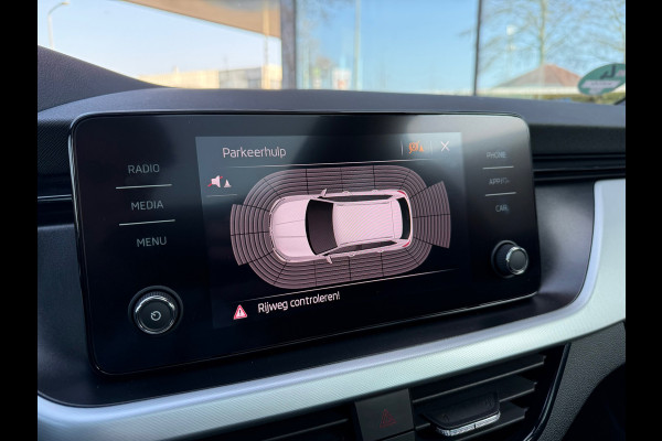 Škoda Kamiq 1.0 TSI Sport Business - Automaat - Navi - Panoramadak- Org.NL