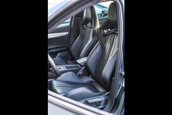 CUPRA Formentor VZ5 2.5 TSI *Schaalstoelen*Carbon*360 Camera*Beats*Uniek!*