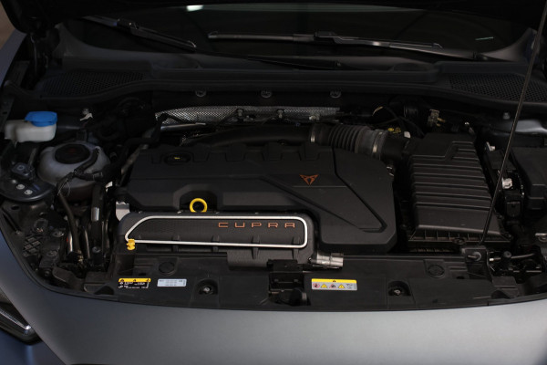 CUPRA Formentor VZ5 2.5 TSI *Schaalstoelen*Carbon*360 Camera*Beats*Uniek!*