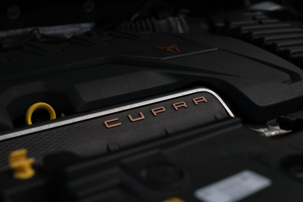 CUPRA Formentor VZ5 2.5 TSI *Schaalstoelen*Carbon*360 Camera*Beats*Uniek!*