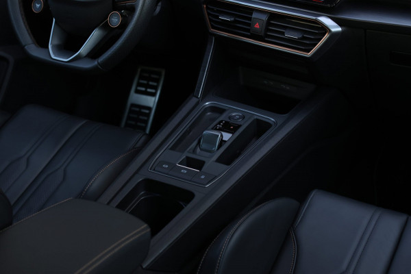 CUPRA Formentor VZ5 2.5 TSI *Schaalstoelen*Carbon*360 Camera*Beats*Uniek!*