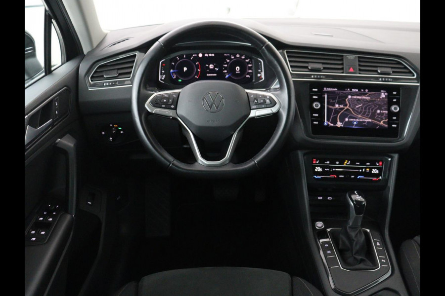 Volkswagen Tiguan 1.5 TSI Life Business | Stoelverwarming | Massage | Virtual Cockpit | Carplay | Navigatie | Keyless | Adaptive cruise | Parkeerhulp | Full LED | Climate control