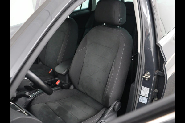 Volkswagen Tiguan 1.5 TSI Life Business | Stoelverwarming | Massage | Virtual Cockpit | Carplay | Navigatie | Keyless | Adaptive cruise | Parkeerhulp | Full LED | Climate control