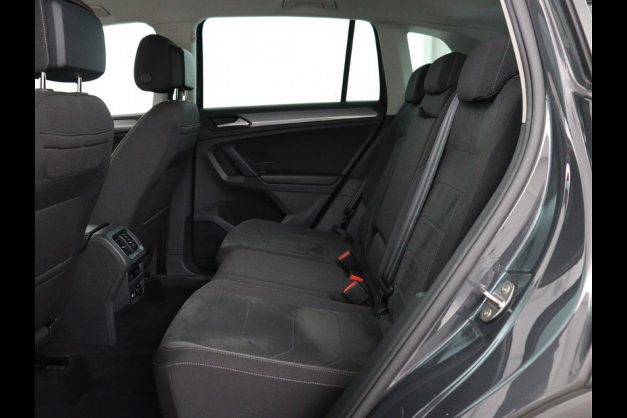 Volkswagen Tiguan 1.5 TSI Life Business | Stoelverwarming | Massage | Virtual Cockpit | Carplay | Navigatie | Keyless | Adaptive cruise | Parkeerhulp | Full LED | Climate control