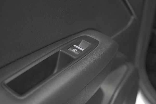 Renault Captur Mild Hybrid 140 EDC Techno | Camera | 9.3 Inch Groot Scherm | Stoelverwarming | Apple Carplay