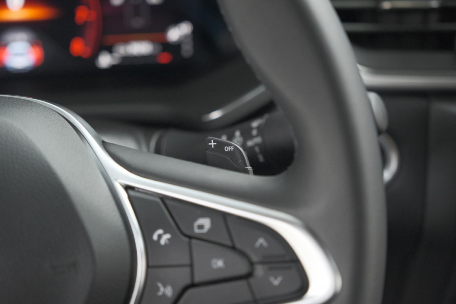 Renault Captur Mild Hybrid 140 EDC Techno | Camera | 9.3 Inch Groot Scherm | Stoelverwarming | Apple Carplay