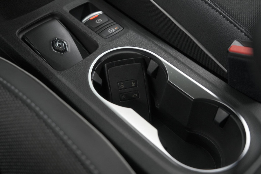 Renault Captur Mild Hybrid 140 EDC Techno | Camera | 9.3 Inch Groot Scherm | Stoelverwarming | Apple Carplay