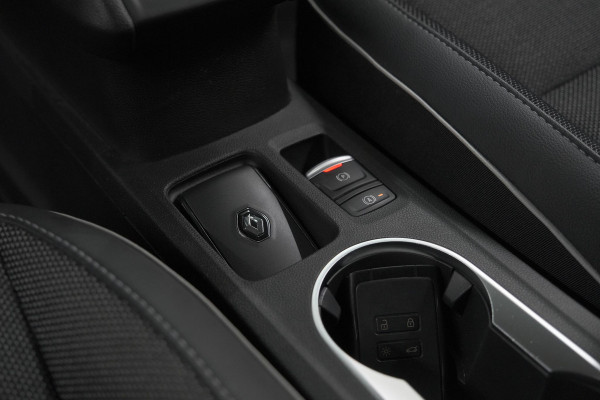 Renault Captur Mild Hybrid 140 EDC Techno | Camera | 9.3 Inch Groot Scherm | Stoelverwarming | Apple Carplay