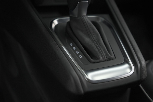 Renault Captur Mild Hybrid 140 EDC Techno | Camera | 9.3 Inch Groot Scherm | Stoelverwarming | Apple Carplay