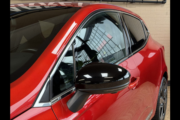 Renault Clio 1.3 TCe 130 Intens | Groot Navi | 360 | Stoel & Stuur verwarming | 17"| 100% Dealer onderhouden!