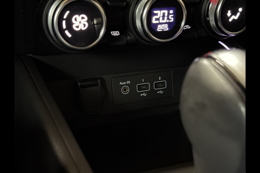 Renault Clio 1.3 TCe 130 Intens | Groot Navi | 360 | Stoel & Stuur verwarming | 17"| 100% Dealer onderhouden!