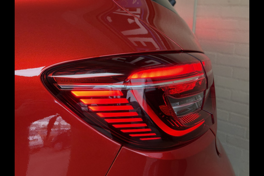 Renault Clio 1.3 TCe 130 Intens | Groot Navi | 360 | Stoel & Stuur verwarming | 17"| 100% Dealer onderhouden!