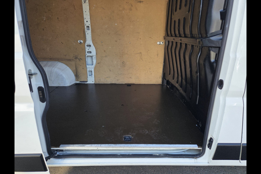 Peugeot Boxer 2.2 BlueHDi 140 Pk L2H2 Airco Cruise control Navigatie