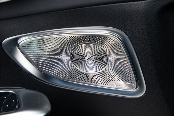 Mercedes-Benz C-Klasse 300 de AMG Premium, Pano, Burmester, Distronic, Memory 2025