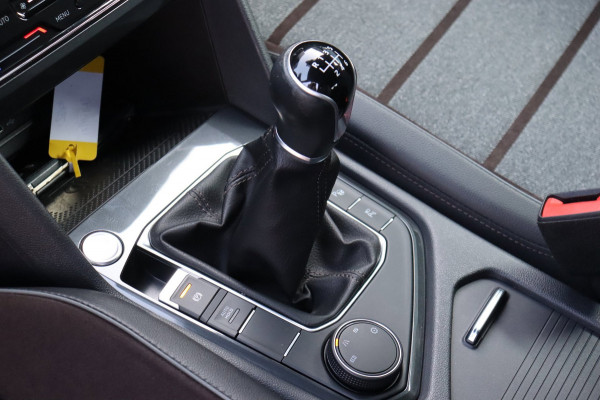 Seat Tarraco 1.5 TSI Xcellence Business Intense 7persoons org.NL rondom camera's el.klep trekhaak