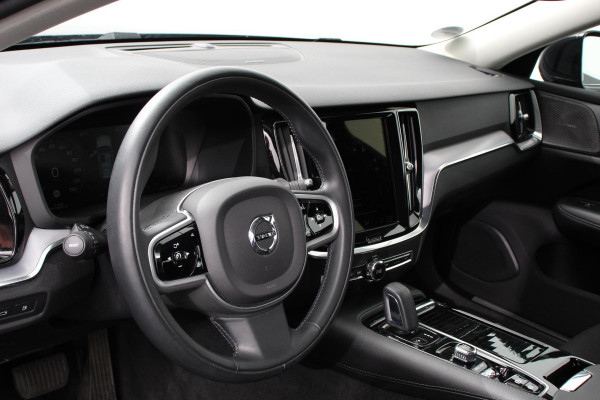 Volvo V60 2.0 T6 Recharge AWD R-Design | Navigatie | Harman Kardon | Camera | Adaptive Cruise Control | 19 Inch Lichtmetalen Velgen |