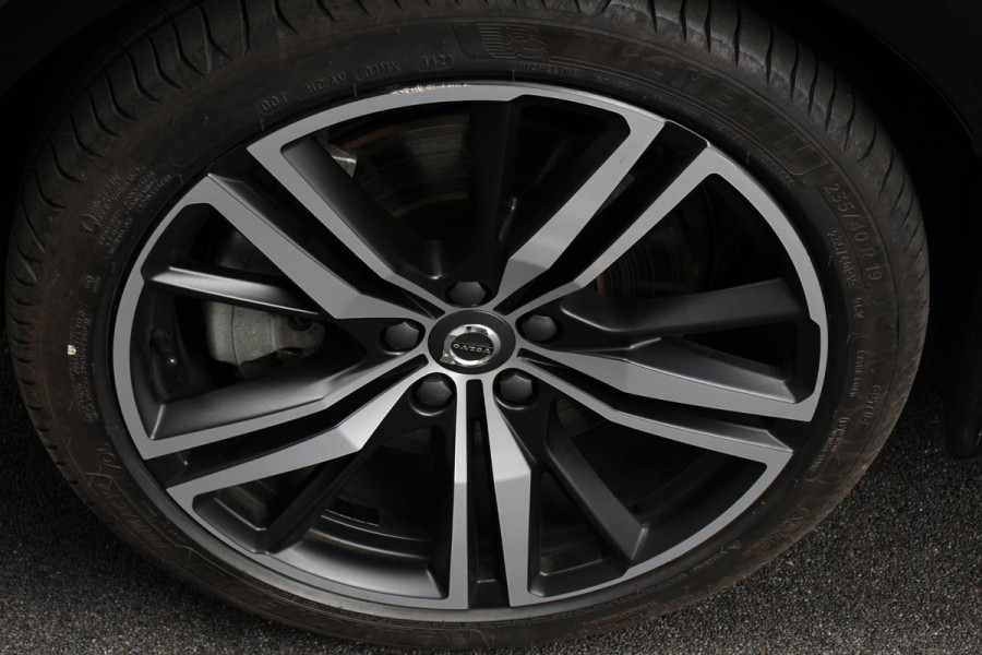 Volvo V60 2.0 T6 Recharge AWD R-Design | Navigatie | Harman Kardon | Camera | Adaptive Cruise Control | 19 Inch Lichtmetalen Velgen |