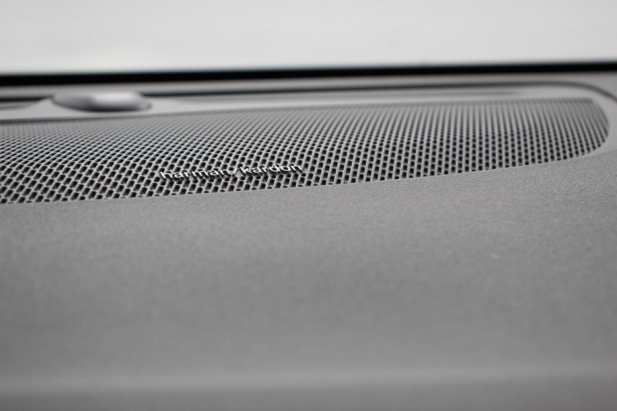 Volvo V60 2.0 T6 Recharge AWD R-Design | Navigatie | Harman Kardon | Camera | Adaptive Cruise Control | 19 Inch Lichtmetalen Velgen |