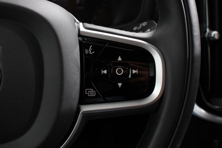 Volvo V60 2.0 T6 Recharge AWD R-Design | Navigatie | Harman Kardon | Camera | Adaptive Cruise Control | 19 Inch Lichtmetalen Velgen |