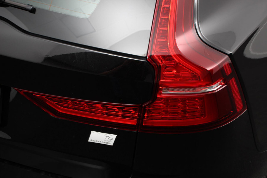 Volvo V60 2.0 T6 Recharge AWD R-Design | Navigatie | Harman Kardon | Camera | Adaptive Cruise Control | 19 Inch Lichtmetalen Velgen |