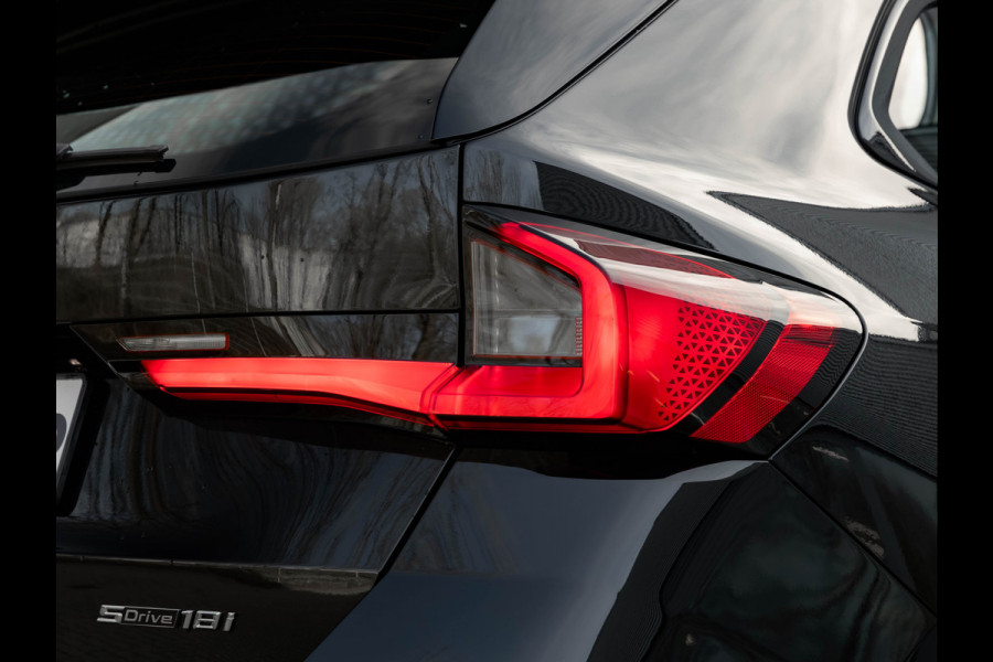BMW X1 sDrive18i M-Sport - Camera - LED - Comfort Acces - Stoelverwarming