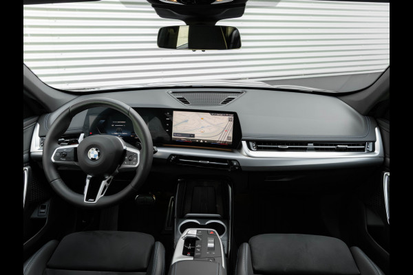 BMW X1 sDrive18i M-Sport - Camera - LED - Comfort Acces - Stoelverwarming