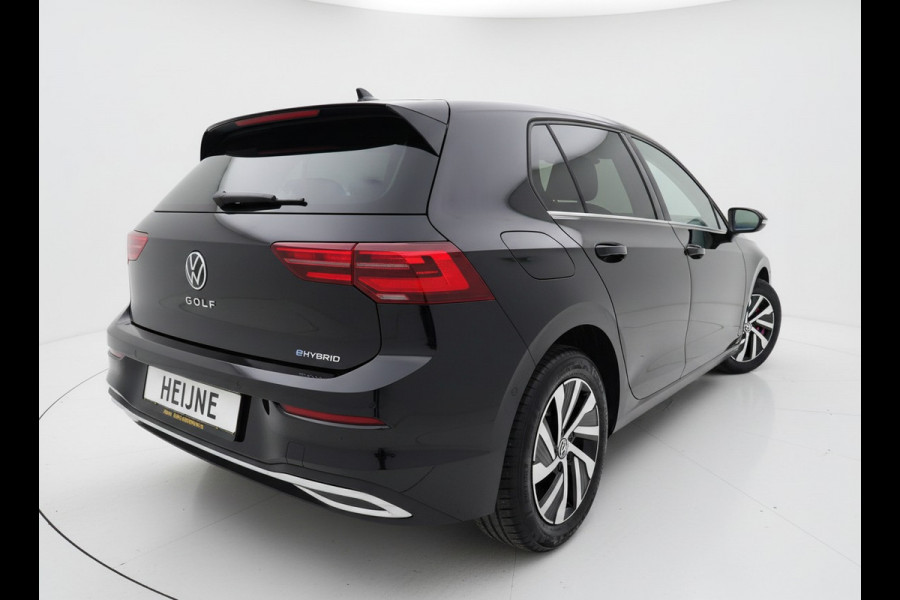 Volkswagen Golf 1.4 eHybrid 204PK DSG STYLE CAMERA/NAVI/IQ-LIGHT