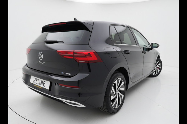 Volkswagen Golf 1.4 eHybrid 204PK DSG STYLE CAMERA/NAVI/IQ-LIGHT