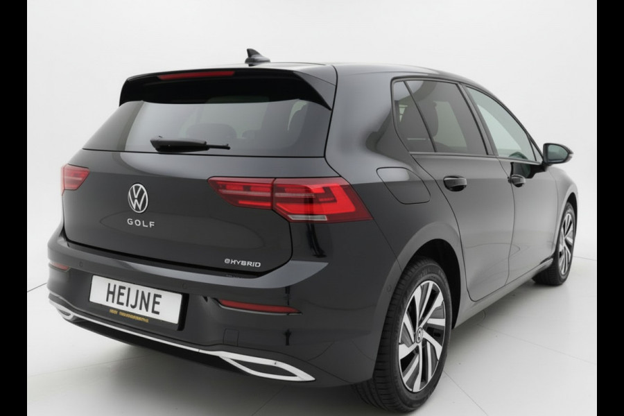 Volkswagen Golf 1.4 eHybrid 204PK DSG STYLE CAMERA/NAVI/IQ-LIGHT