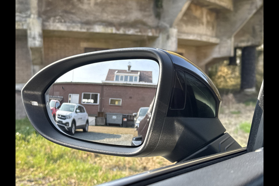 Volkswagen Golf 1.4 eHybrid 204PK DSG STYLE CAMERA/NAVI/IQ-LIGHT