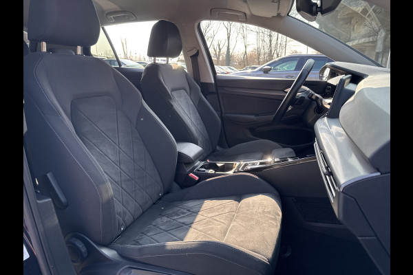 Volkswagen Golf 1.4 eHybrid 204PK DSG STYLE CAMERA/NAVI/IQ-LIGHT