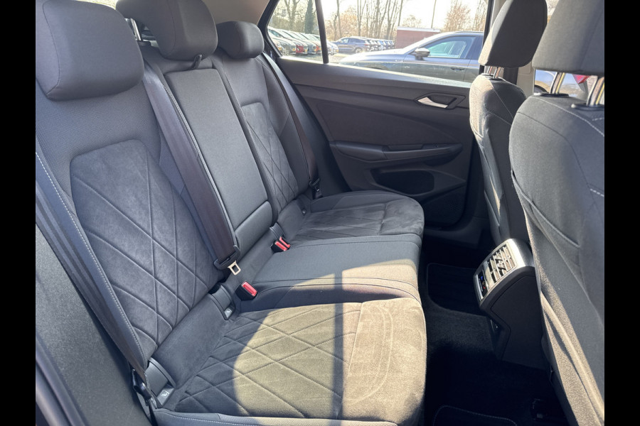 Volkswagen Golf 1.4 eHybrid 204PK DSG STYLE CAMERA/NAVI/IQ-LIGHT