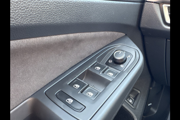 Volkswagen Golf 1.4 eHybrid 204PK DSG STYLE CAMERA/NAVI/IQ-LIGHT