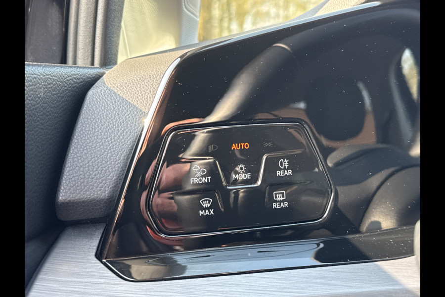 Volkswagen Golf 1.4 eHybrid 204PK DSG STYLE CAMERA/NAVI/IQ-LIGHT